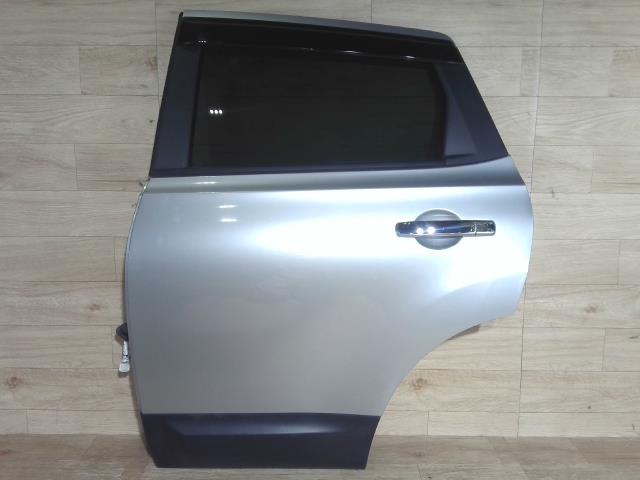 【中古】中古部品 デュアリス J10 左ﾘｱﾄﾞｱ 【3310390100-241120000113400】