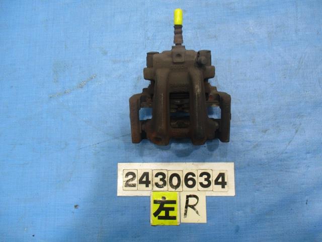 【中古】中古部品 BMW 3シリーズ 3X20 左ﾘｱｷｬﾘﾊﾟｰ 【3310040100-000243063444460】