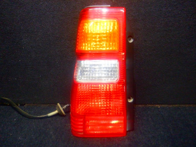 【中古】中古部品 パジェロミニ H58A 左テールランプ 【3340140100-000024300915600】