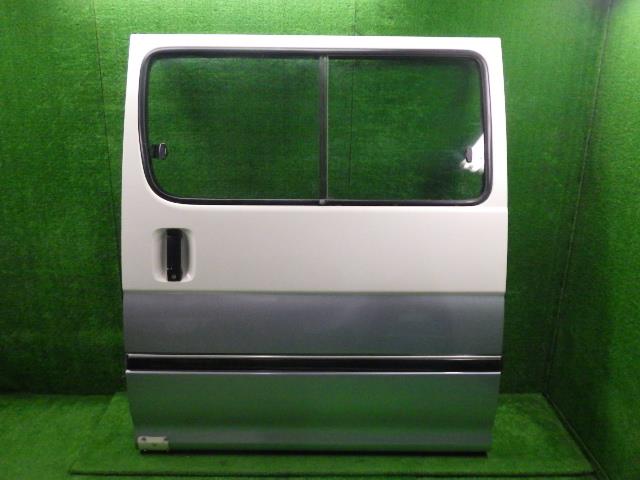 【中古】中古部品 ハイエース KZH110G 左ﾘｱﾄﾞｱ 【3330250100-000000886313400】｜e-cleマート 28,507円