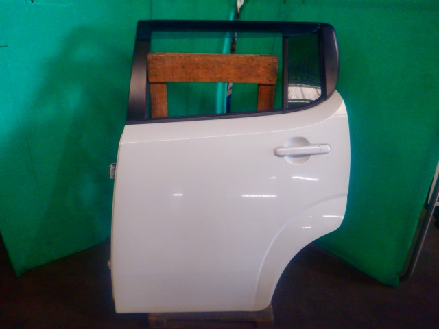 【中古】中古部品 モコ MG33S 左ﾘｱﾄﾞｱ 【3340140100-000024302313400】