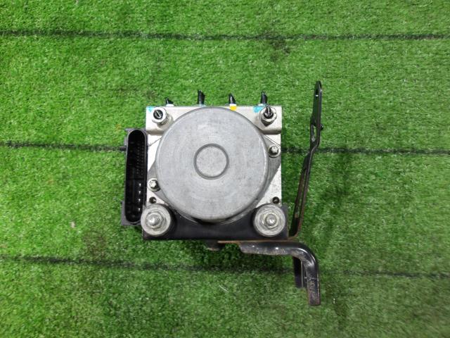 【中古】中古部品 ライフ JC2 ABSアクチュエーター 【3330420100-241212000142500】