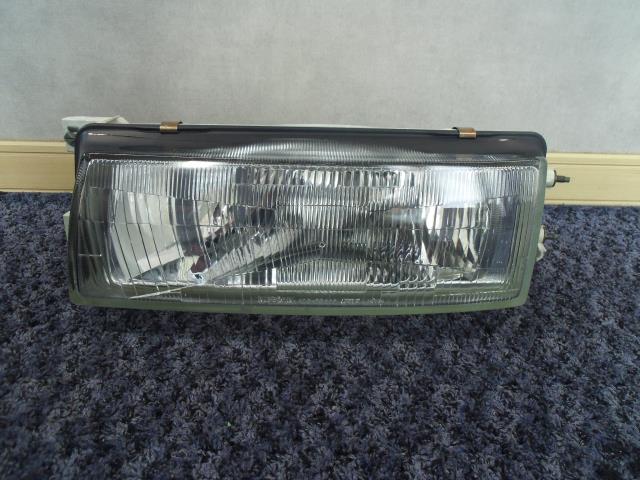 【中古】中古部品 ブルーバード ENU12 左ﾍｯﾄﾞﾗﾝﾌﾟ 【3330440100-000580321210900】