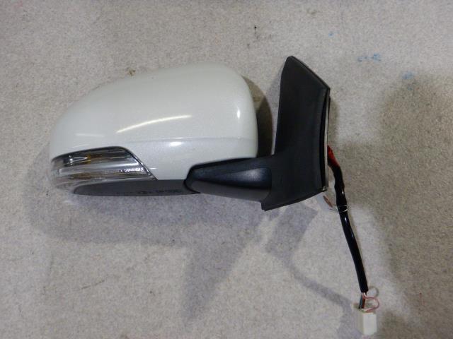 【中古】中古部品 ｉＱ KGJ10 右ｻｲﾄﾞﾐﾗｰ 【3330810100-241220000213500】