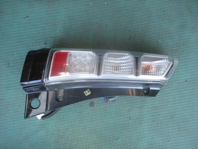 【中古】中古部品 Ｎ－ＢＯＸ JF1 左ﾃｰﾙﾗﾝﾌﾟ 【3310190100-000244012715600】