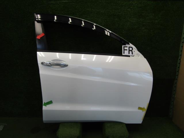 【中古】中古部品 ヴェゼル RU3 右ﾌﾛﾝﾄﾄﾞｱ 【3330200100-242180000013100】