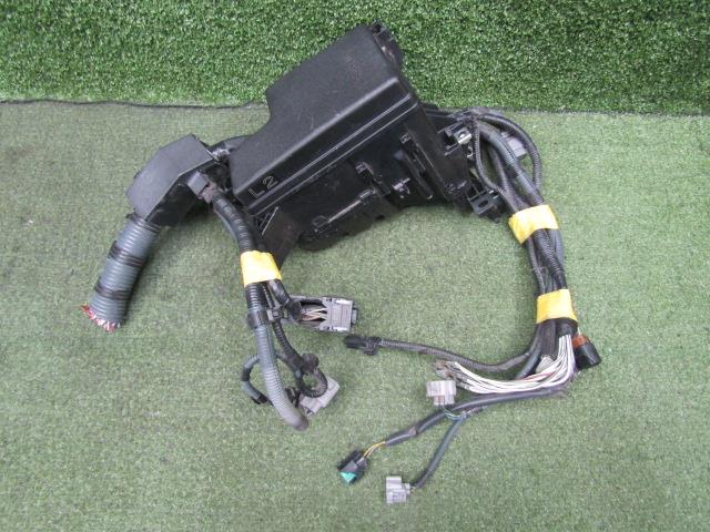 【中古】中古部品 ハリアー ZSU60W ﾋｭｰｽﾞﾎﾞｯｸｽ 【3330200100-242154000067800】｜e-cleマート