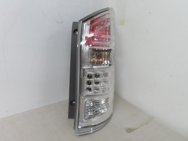 【中古】中古部品 ステップワゴン RK5 右ﾃｰﾙﾗﾝﾌﾟ 【3380050000-000036569615500】