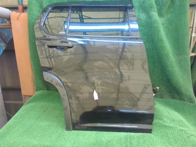【中古】中古部品 ハスラー MR31S 右ﾘｱﾄﾞｱ 【3260240000-250106000313300】