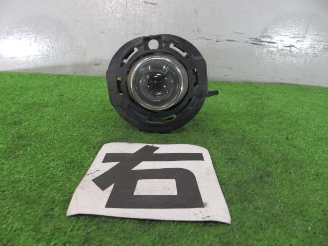 【中古】中古部品 ジープ コンパス MK49 右ﾌｫｸﾞﾗﾝﾌﾟ 【3260250000-000024272410850】