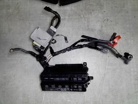 【中古】中古部品 クレスタ GX81 ﾋｭｰｽﾞﾎﾞｯｸｽ 【3310050100-000213010667800】