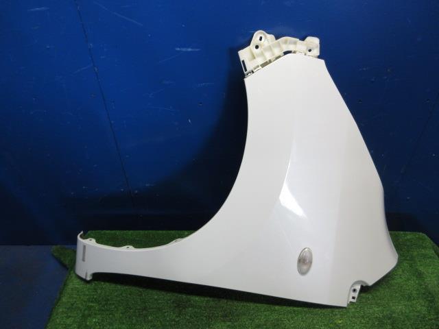 【中古】中古部品 ワゴンＲ MH23S 左ﾌﾛﾝﾄﾌｪﾝﾀﾞｰ 【3310270100-000014573010700】