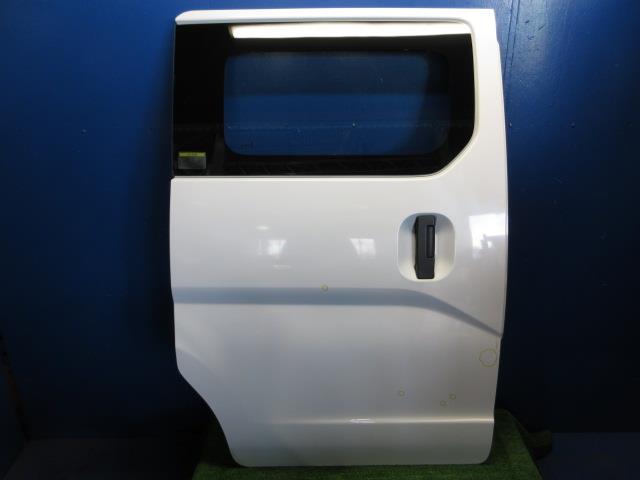 【中古】中古部品 NV200バネット VM20 右ﾘｱﾄﾞｱ 【3310270100-000014586413300】