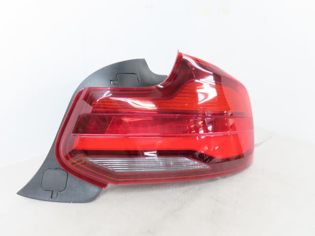 【中古】中古部品 BMW 2シリーズ 2F20 右ﾃｰﾙﾗﾝﾌﾟ 【3380050000-000036588915500】