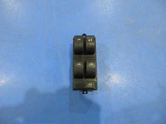 【中古】中古部品 ムーヴ LA100S ﾊﾟﾜｰｳｲﾝﾄﾞｳｽｲｯﾁ 【3310590000-000008488961900】