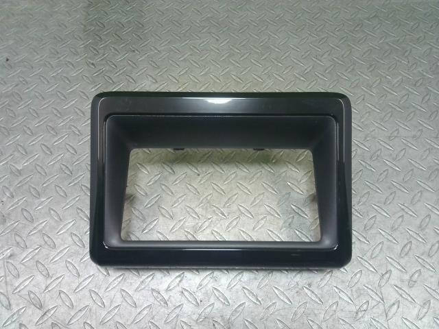 【中古】中古部品 エスクァイア ZRR85G ｸﾗｽﾀｰﾊﾟﾈﾙ 【3330990700-202410002270220】