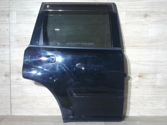 【中古】中古部品 エクストレイル NT30 右ﾘｱﾄﾞｱ 【3310390100-250118000313300】