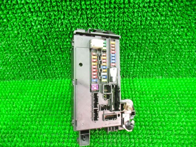 【中古】中古部品 タント LA600S ﾋｭｰｽﾞﾎﾞｯｸｽ 【3330210100-000037009667800】