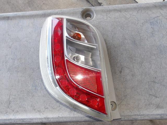 【中古】中古部品 ミライース LA300S 左ﾃｰﾙﾗﾝﾌﾟ 【3340080100-250128000115600】