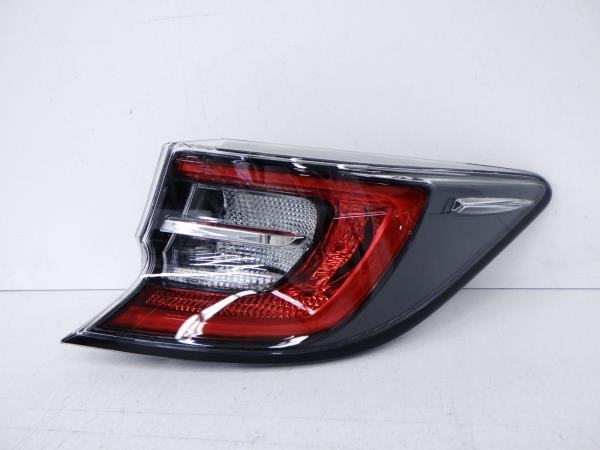 【中古】再生部品 カローラスポーツ ZWE213H 右ﾃｰﾙﾗﾝﾌﾟ 【3380010000-250128503415500】