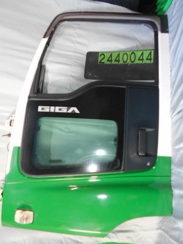 【中古】中古部品 いすゞ大型車 EXD52D8 左フロントドア 【3310040100-000244004413200】
