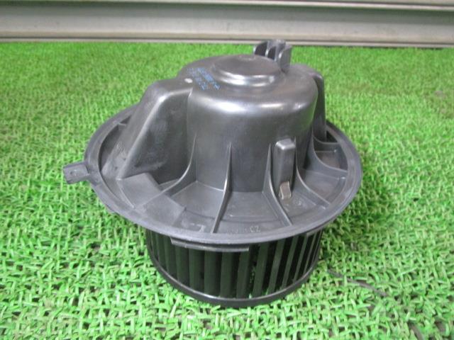 【中古】中古部品 VW ゴルフ 1KCBZ ﾋｰﾀｰﾌﾞﾛｱﾓｰﾀｰ 【3330540100-250129000967900】