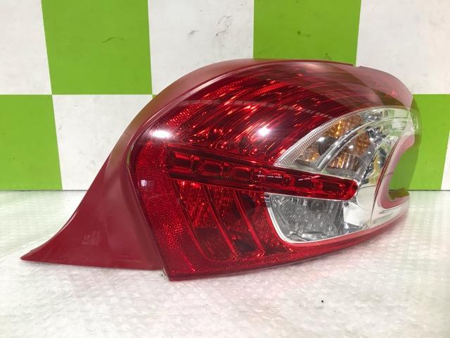 【中古】中古部品 プジョー 208 A9HM01 右ﾃｰﾙﾗﾝﾌﾟ 【3330530100-000005349415500】