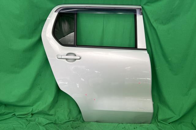 【中古】中古部品 ワゴンＲ MH34S 右ﾘｱﾄﾞｱ 【3330240100-002025512713300】