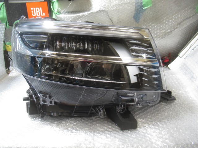 【中古】中古部品 タント LA650S 右ﾍｯﾄﾞﾗﾝﾌﾟ 【3500220000-250130500910800】