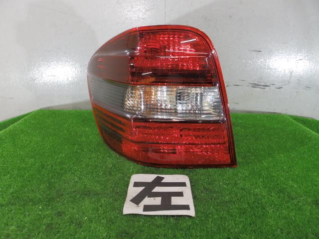 【中古】中古部品 ベンツ Mクラス 164186 左ﾃｰﾙﾗﾝﾌﾟ 【3260250000-000024264915600】