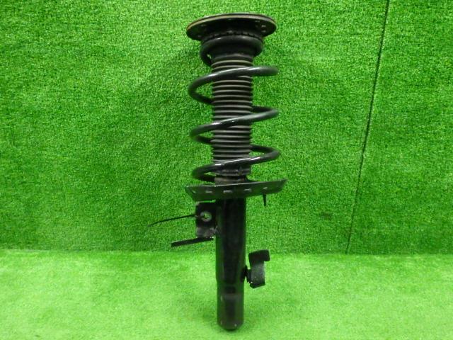 【中古】中古部品 ボルボ 60シリーズ YV1FWA8RDGFD4204T 右ﾌﾛﾝﾄｽﾄﾗｯﾄ 【3330250100-000000889850110】