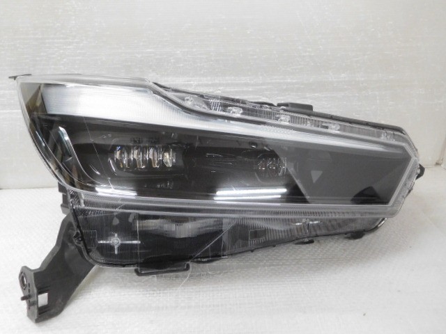 【中古】中古部品 WR-V DG5 右ﾍｯﾄﾞﾗﾝﾌﾟ 【3380050000-000036666810800】