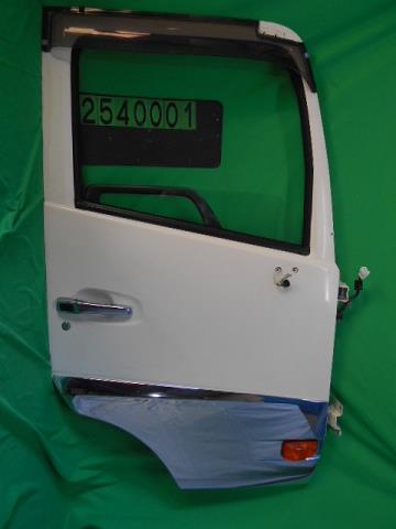 【中古】中古部品 UD日産大型車 GK5XAB 右ﾌﾛﾝﾄﾄﾞｱ 【3310040100-000254000113100】
