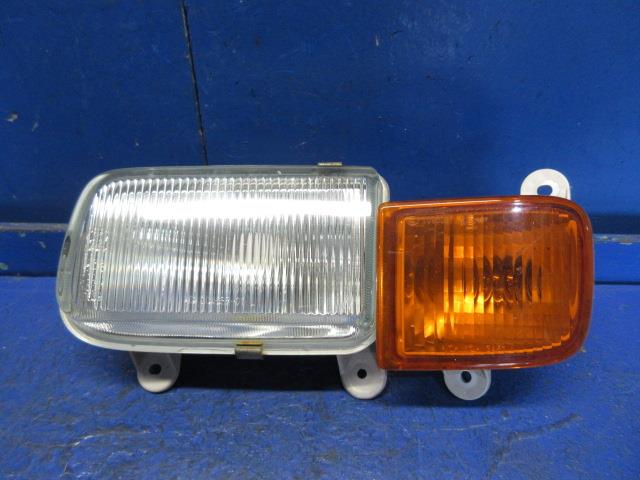 【中古】中古部品 UD日産大型車 CD5ZA 左ﾌｫｸﾞﾗﾝﾌﾟ 【3310270100-000014510610950】