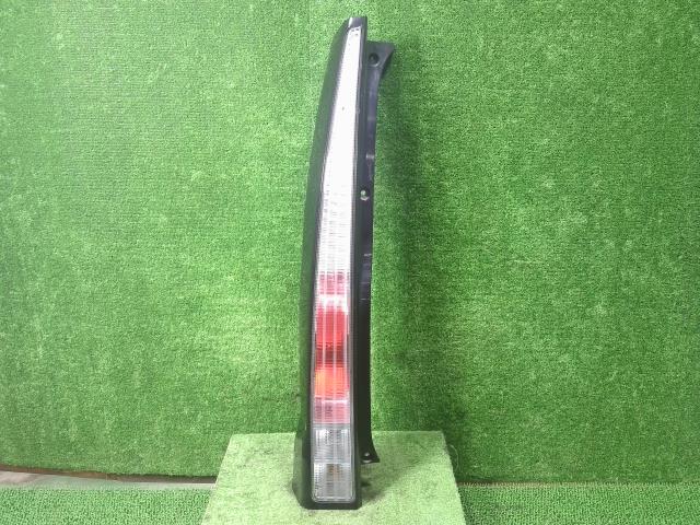 【中古】中古部品 ムーヴ L185S 左テールランプ 【3330900100-000025010415600】|e-cleマート