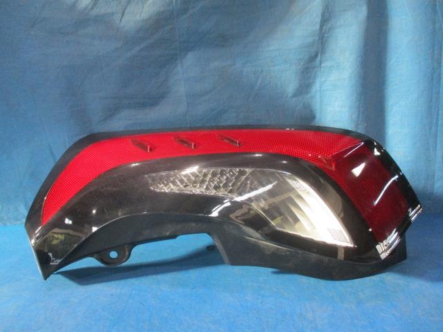 【中古】中古部品 アクア MXPK11 右ﾃｰﾙﾗﾝﾌﾟ 【3310160100-000004406415500】