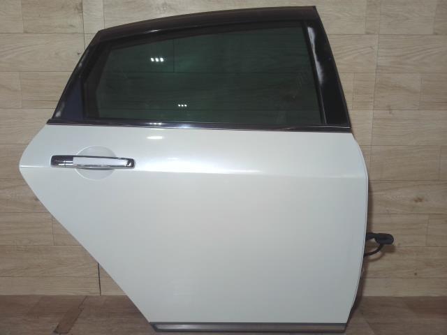 【中古】中古部品 ティアナ J31 右ﾘｱﾄﾞｱ 【3310390100-250128000113300】