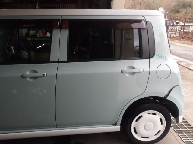 【中古】中古部品 ラパン HE22S 左ﾘｱﾄﾞｱ 【3310420000-000010591713400】