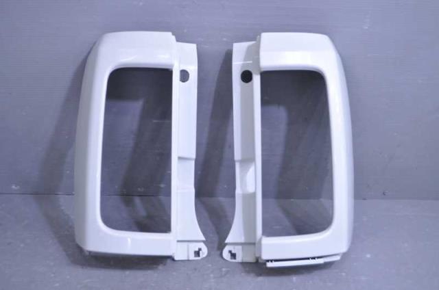 【中古】中古部品 エルグランド E51 右ﾃｰﾙﾗﾝﾌﾟ 【3310580000-250207000415500】