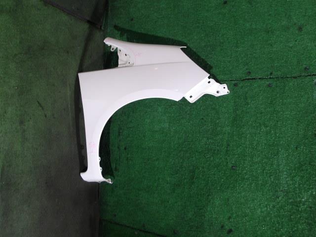 【中古】中古部品 フィットシャトル GP2 右ﾌﾛﾝﾄﾌｪﾝﾀﾞｰ 【3340220100-000225090010600】