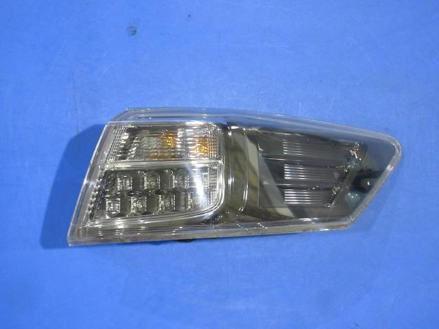 【中古】中古部品 オデッセイ RB3 右ﾃｰﾙﾗﾝﾌﾟ 【3310590000-000008547815500】