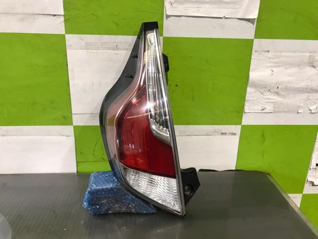 【中古】中古部品 アクア NHP10 左ﾃｰﾙﾗﾝﾌﾟ 【3330530100-000005304815600】