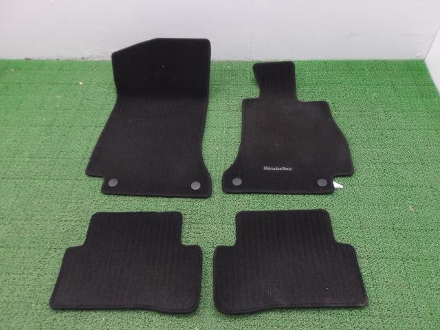 【中古】中古部品 ベンツ Cクラス 205040C ﾌﾛｱﾏｯﾄ 【3310250100-000253001877450】