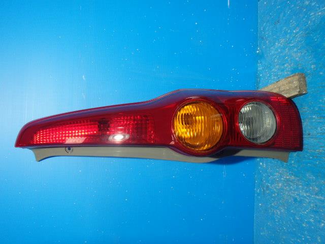 【中古】中古部品 ミラ L275S 右ﾃｰﾙﾗﾝﾌﾟ 【3331010800-000022870515500】