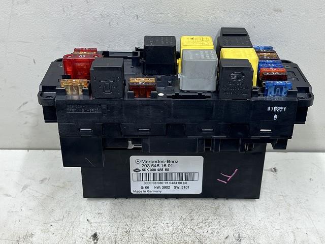 【中古】中古部品 ベンツ Cクラス 203242 ヒューズボックス 【3310070100-0000Y0746467800】|e-cleマート