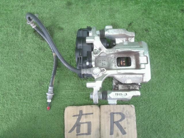 【中古】中古部品 C−HR ZYX10 右リアキャリパー 【3330990100-240318000144430】|e-cleマート