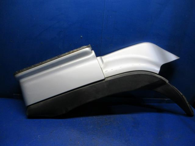 【中古】中古部品 いすゞ大型車 CXY23V4J 右ﾌﾛﾝﾄﾌｪﾝﾀﾞｰ 【3310270100-000013545010600】
