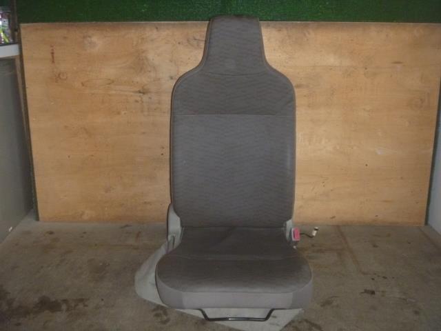 【中古】中古部品 NV100クリッパー DR17V ﾄﾞﾗｲﾊﾞｰｼｰﾄ 【3330370100-000253001870500】 13,838円