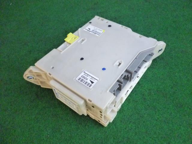 【中古】中古部品 エスティマ ACR50W ヒューズボックス 【3540020100-000007021067800】|e-cleマート