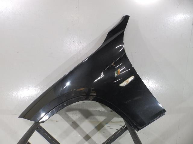 【中古】中古部品 BMW X1 VL18 左ﾌﾛﾝﾄﾌｪﾝﾀﾞｰ 【3260250000-000024281110700】